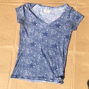Blue cute hollister shirt